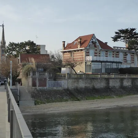 アパート 21 Rue Thomas Illyriscus