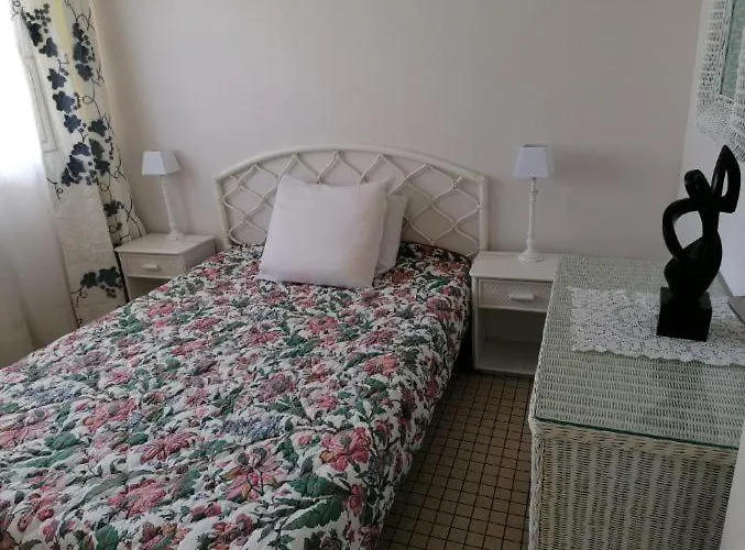 21 Rue Thomas Illyriscus Apartment