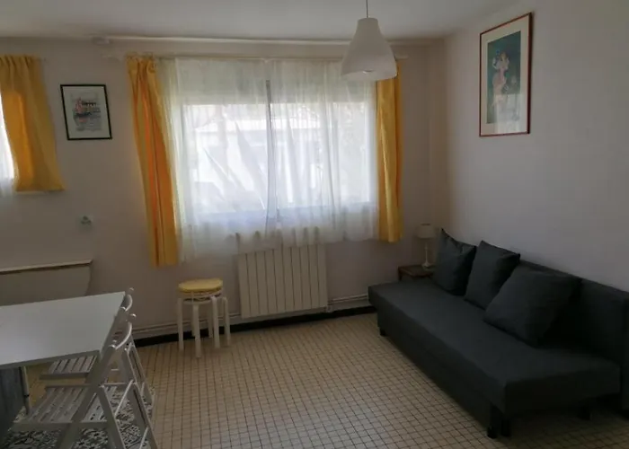 21 Rue Thomas Illyriscus Apartment